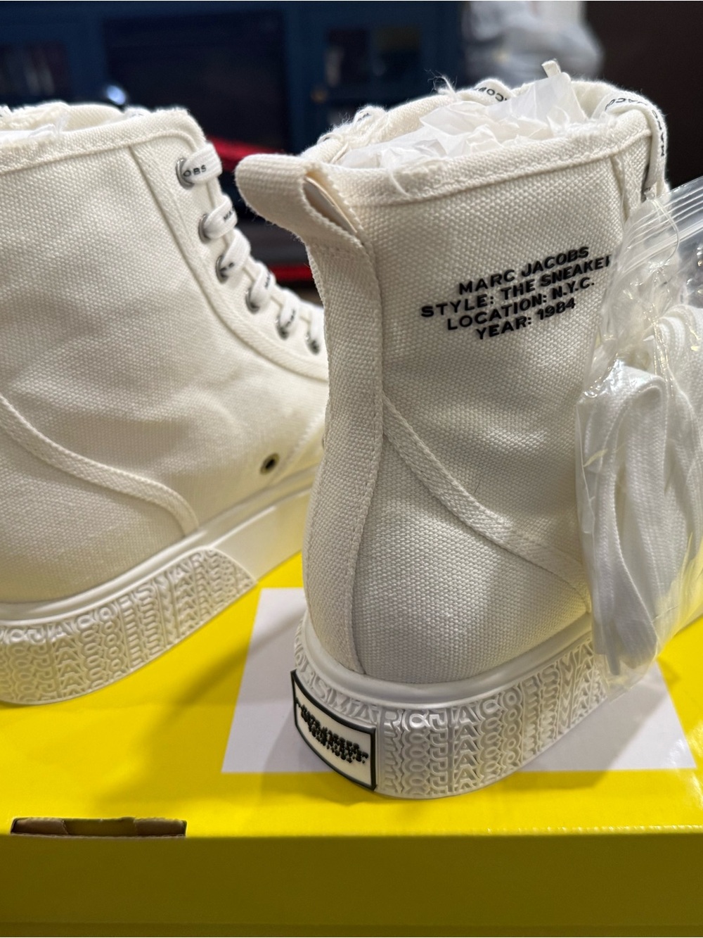 Marc Jacobs Yellow Shoe Box - Picture 6 of 15